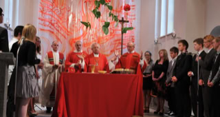 "Pentecost" Design of the altar in Bischofswerda. Confirmands: Construction foil and  spray paint